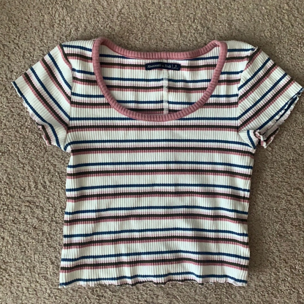 Abercrombie & Fitch small short sleeve crop top